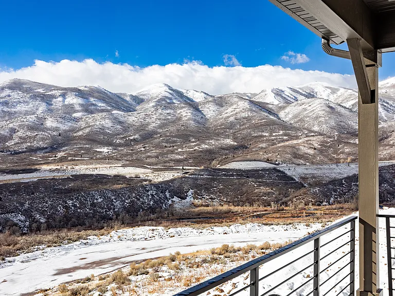 Ohana Homes JR02 - First Floor Balcony Views