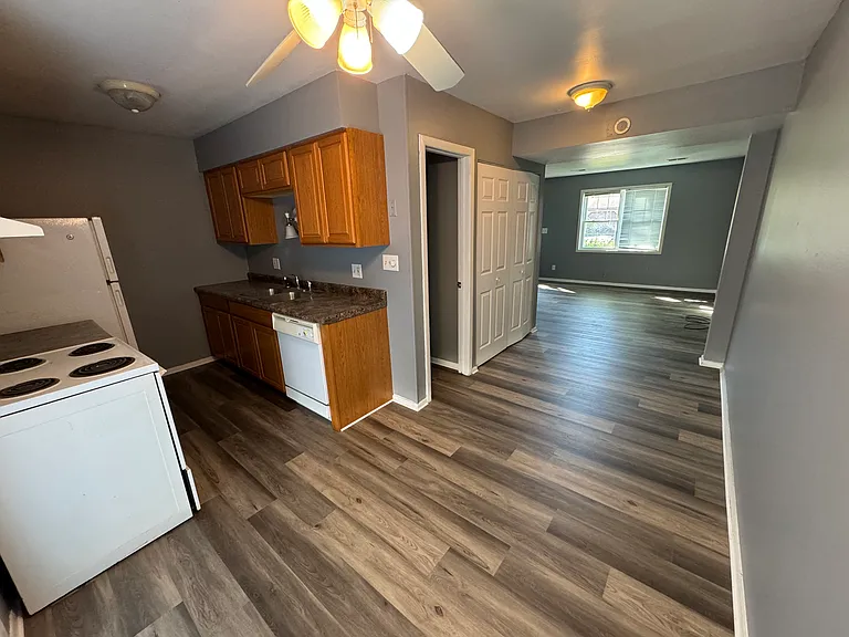 2017 Yorktowne Dr — Photo 3