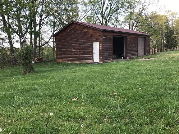 3rd image of Willow Ln