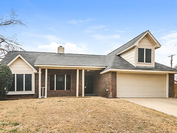 3rd image of 2605 Mountainview Dr