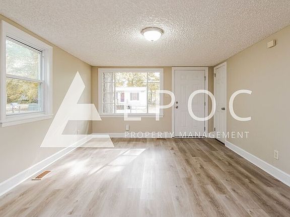 3rd image of 2248 Sharon St