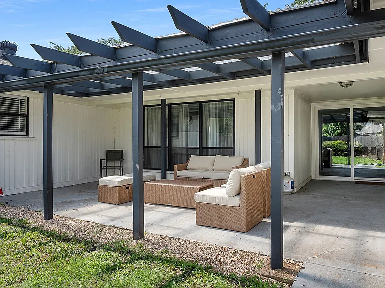 2521 Delmar Dr — Photo 44
