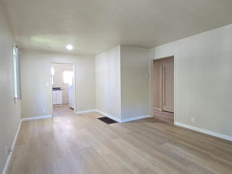 2nd572 — Photo 4