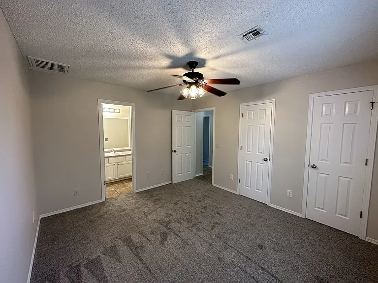 1306 Crescent St — Photo 23