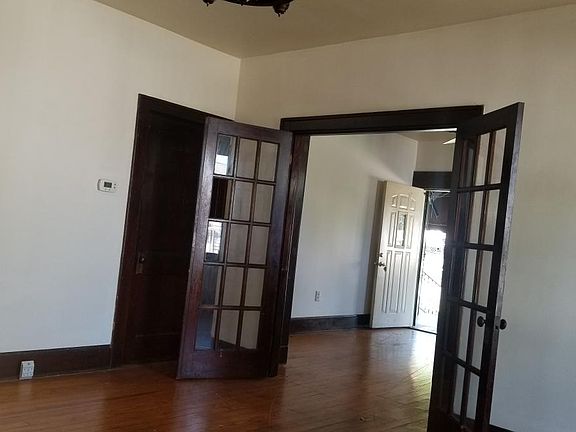 3rd image of 165 Devonia Ave #A