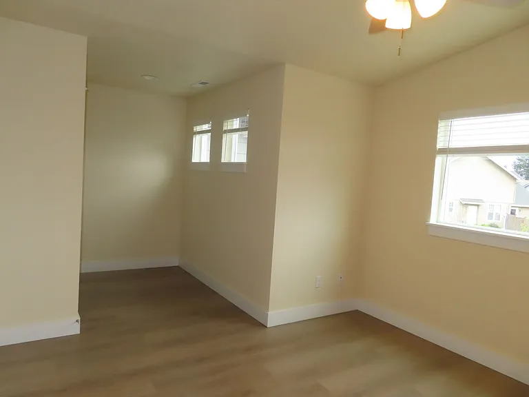 2587 Justine Ln — Photo 11