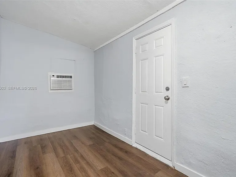 5401 SW 20th St #B — Photo 7