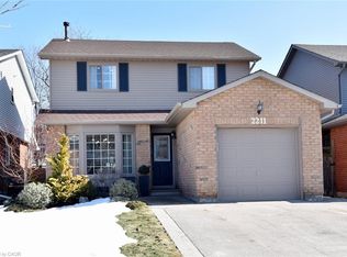 2211 Hunt Cres, Burlington, ON L7M3E3