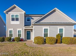 207 Garland Shores Dr, Hubert, NC 28539