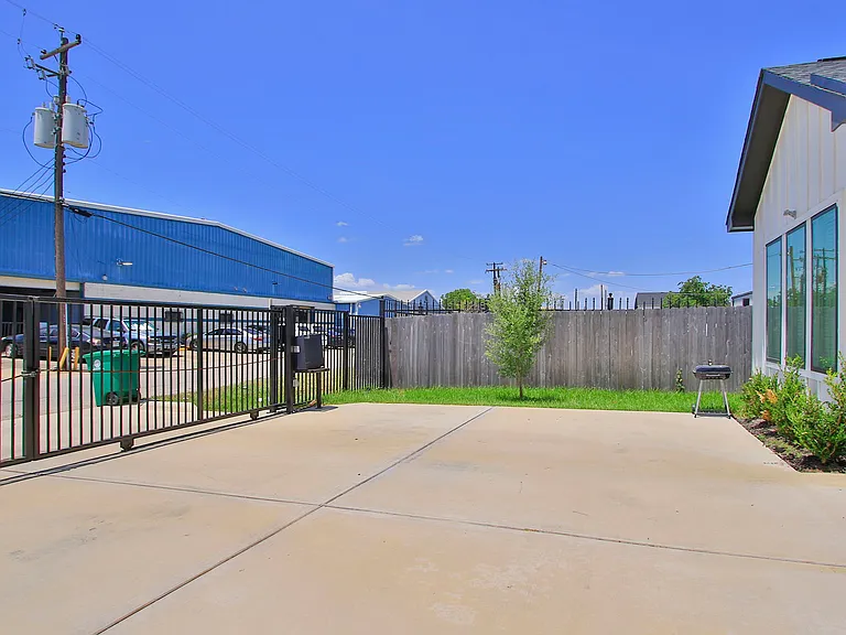 6521 Madrid St — Photo 48