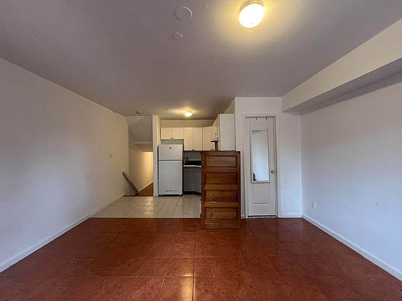 4th image of 350 Sand Ln #1F