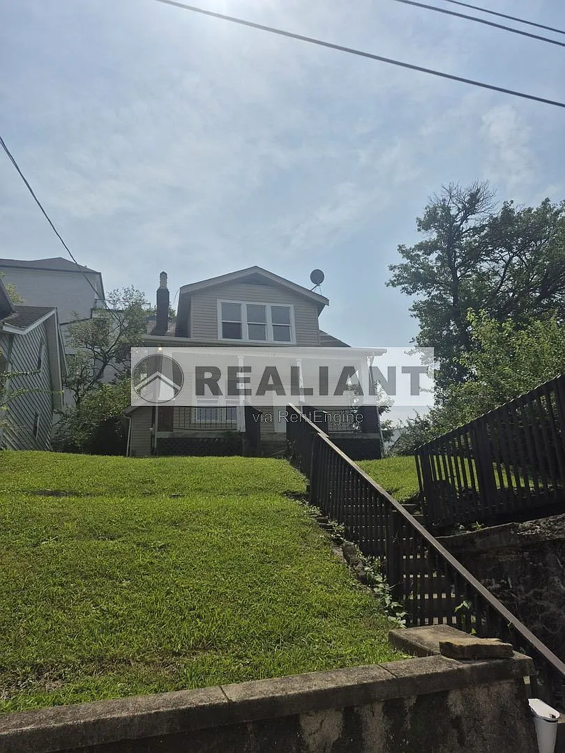 2 bed, 1.0 bath, 1000 sqft, $1,495 — Photo 1