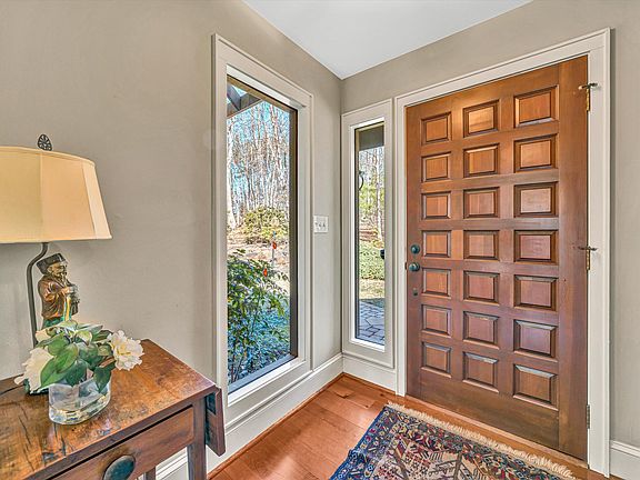 5th image of 265 Lakewood Ct
