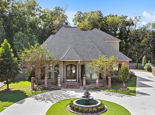 1439 Rue Riviere Dr, Port Allen, LA 70767