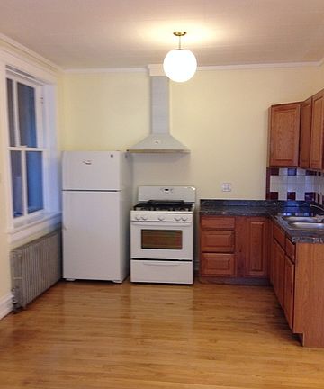 3rd image of 5314 N Clark St Ste 1R