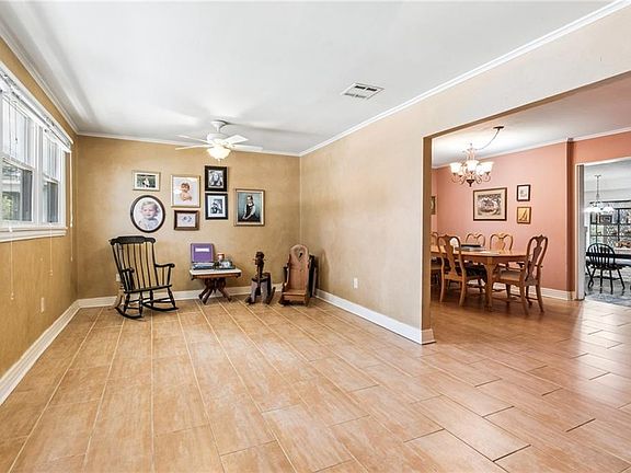 3rd image of 3124 42nd St