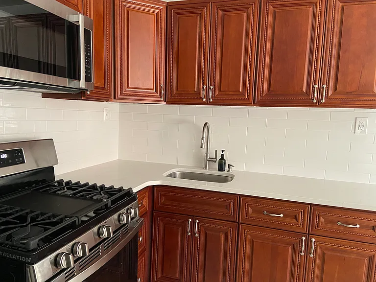 1321 Blake Ave #1 — Photo 9