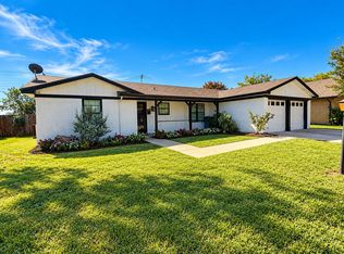 313 Linda Dr, Burleson, TX 76028