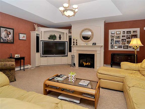5th image of 65 Rollingwood Dr