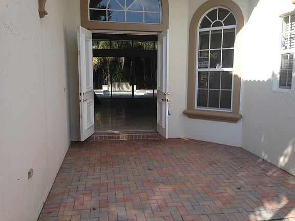 4th image of 7103 NW 71st Mnr
