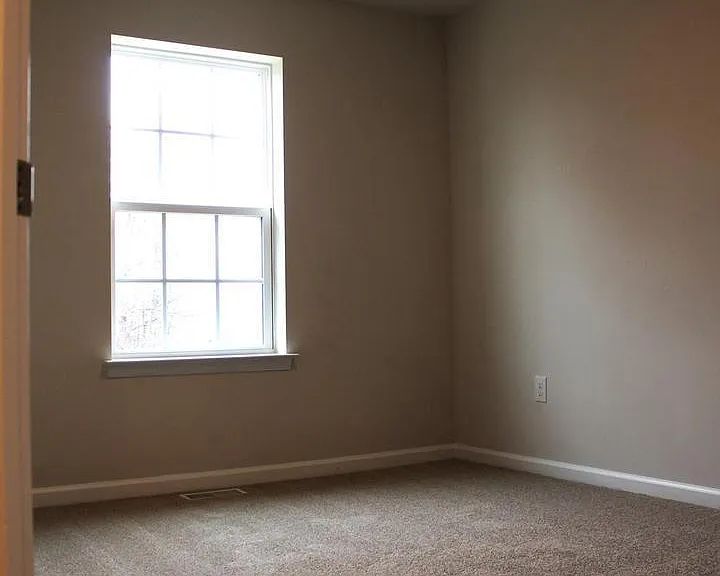 102 Jonagold Dr — Photo 18