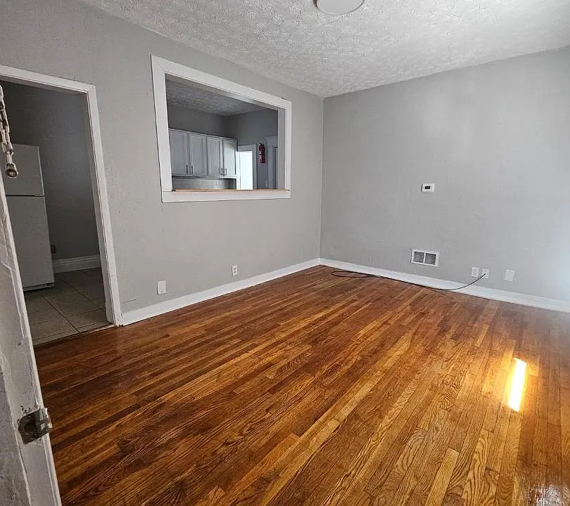 916 W Jackson St #4