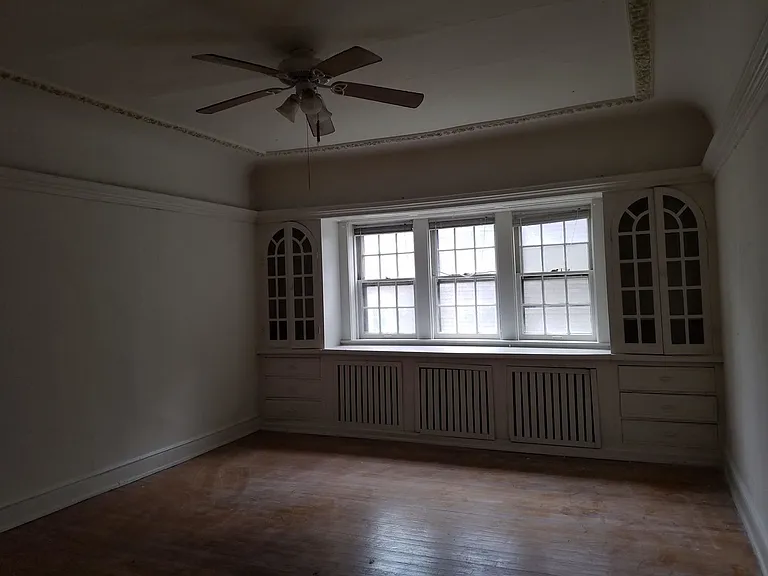 2528 N Maryland Ave — Photo 19