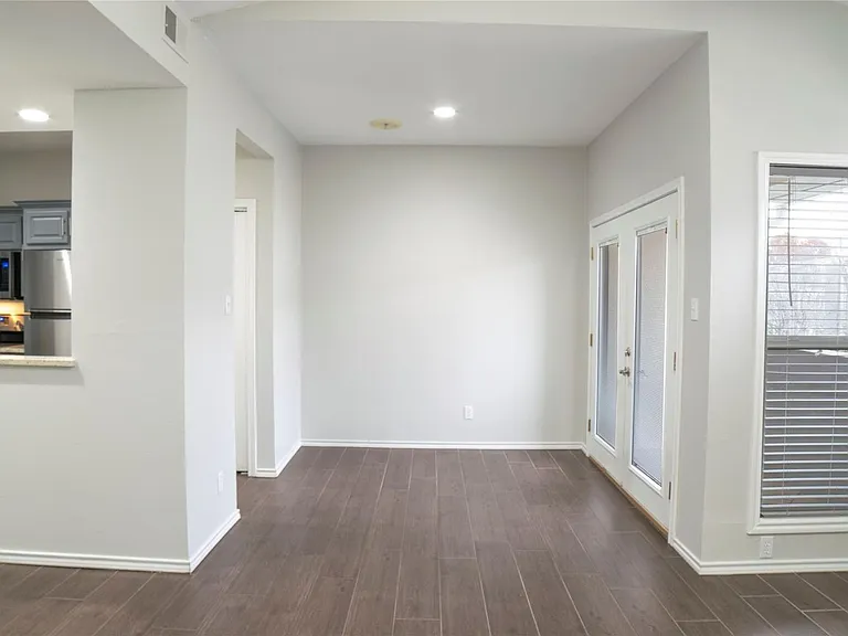 4104 N Hall St #331 — Photo 8