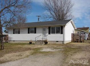 430 N White Oak St, Marshfield, MO 65706