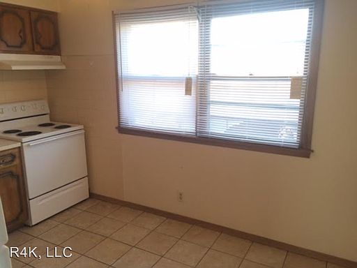3rd image of 318 Mecherle Dr APT 204