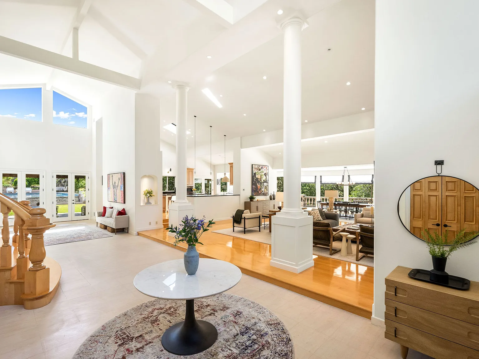 5 bed, 3.5 bath, 5890 sqft, $25,000 — Photo 3
