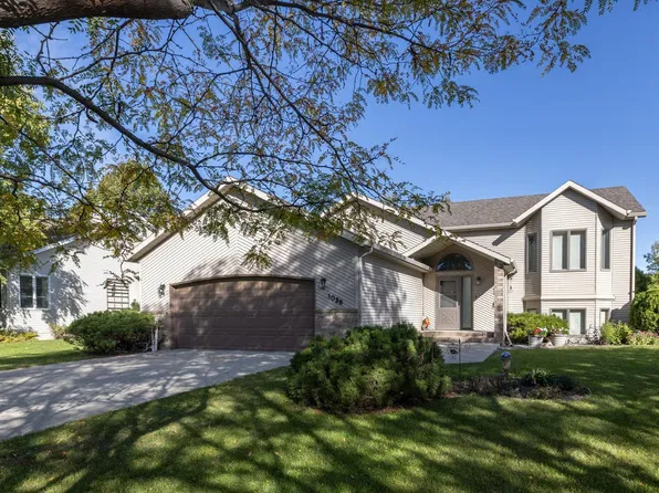 1028 16th Ave E, West Fargo, ND 58078