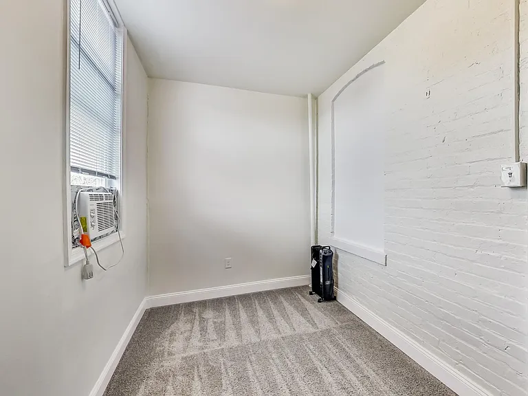 137 R St NE — Photo 25