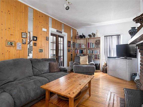 4th image of 316 Broadway