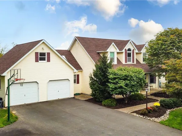 9123 Claussville Rd, Fogelsville, PA 18051