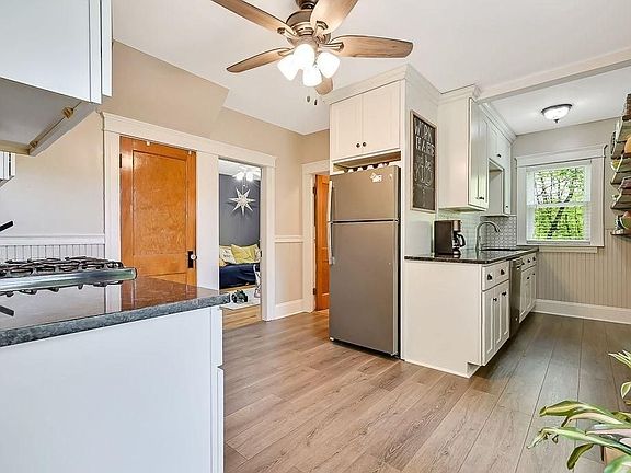 3rd image of 105 Wallace Ave