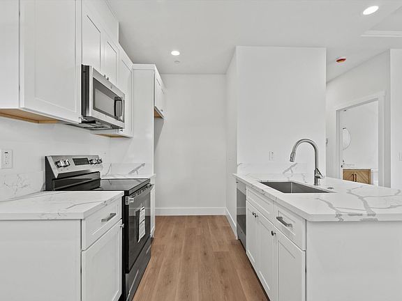 5th image of 1535 Grand Ave