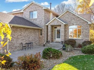 9463 White Oaks Ct N, Champlin, MN 55316