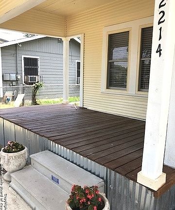 3rd image of 2214 Buffalo St