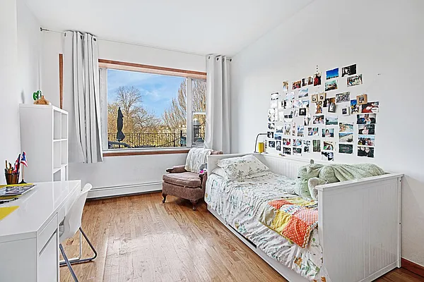 Rented by Compass | media 10