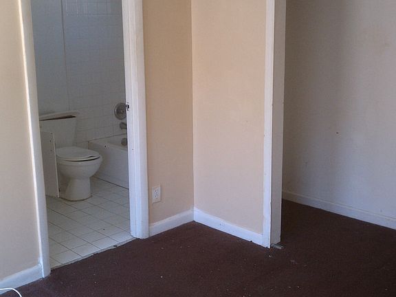 3rd image of 1026 NW 8th Ave