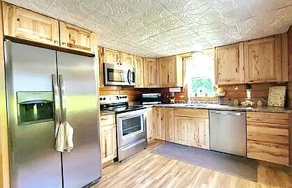 3rd image of 520 Smithfield Road