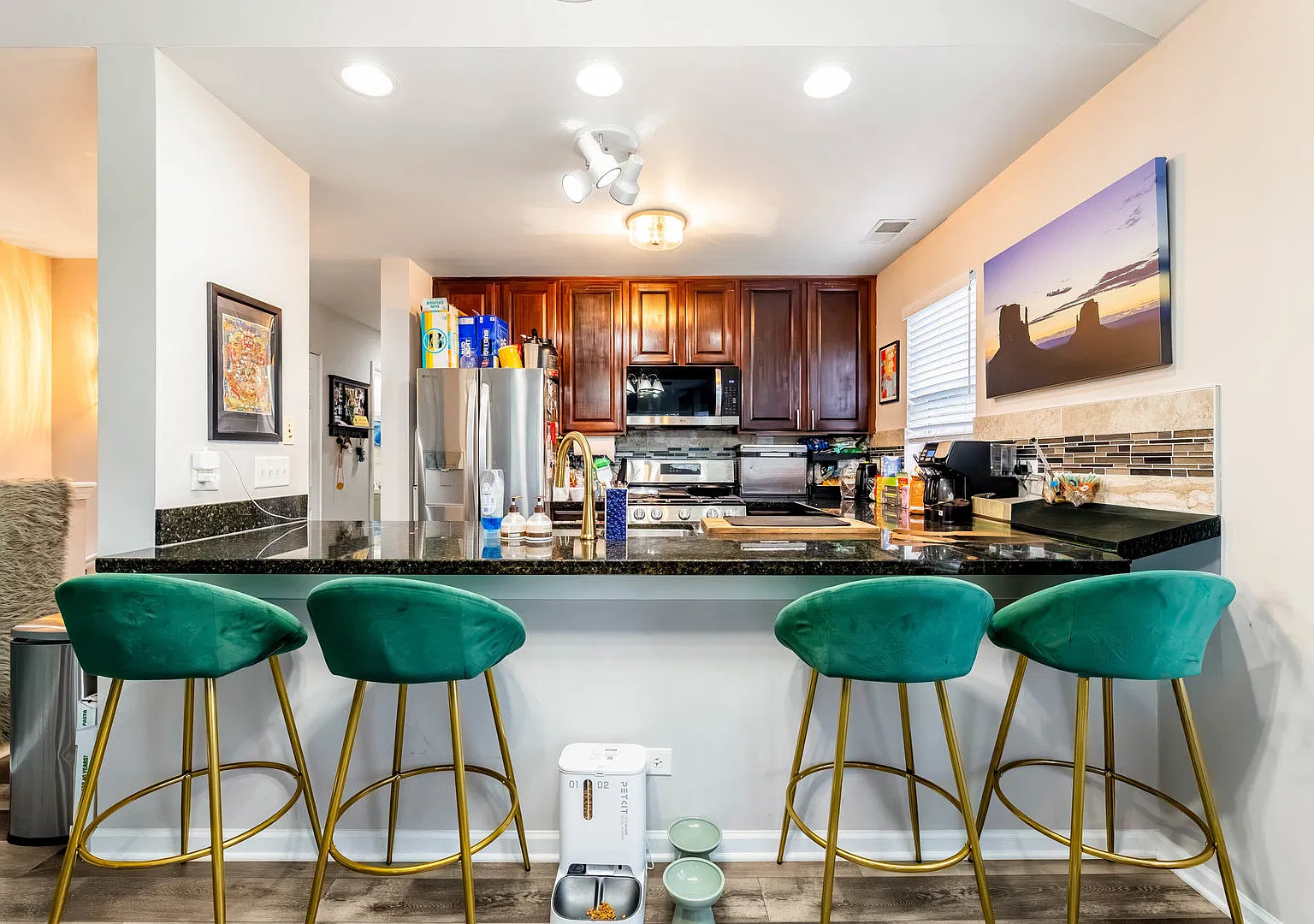 2 bed, 1.5 bath, 1150 sqft, $3,200 — Photo 4