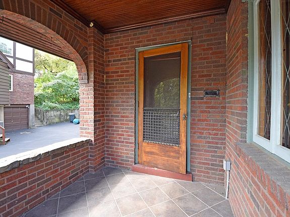 3rd image of 847 Ludlow Ave