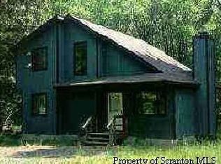 12 Valley Rd, Gouldsboro, PA 18424