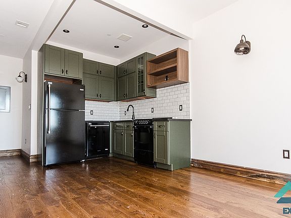 4th image of 871 Grand St #03K