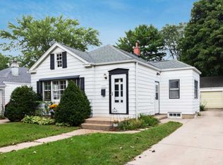 4616 N Elkhart Ave, Whitefish Bay, WI 53211