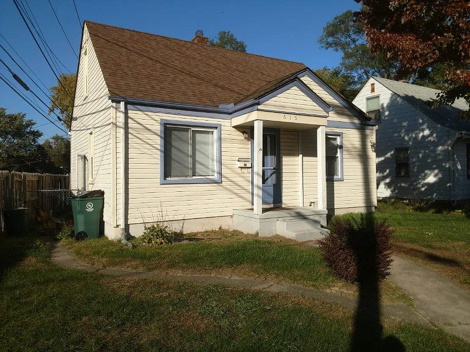 615 Whitcomb Ave photo 1