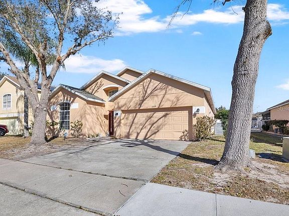 3rd image of 2109 WOODSEDGE DRIVE