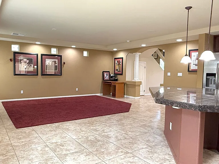 6825 Philharmonic Ave — Photo 17